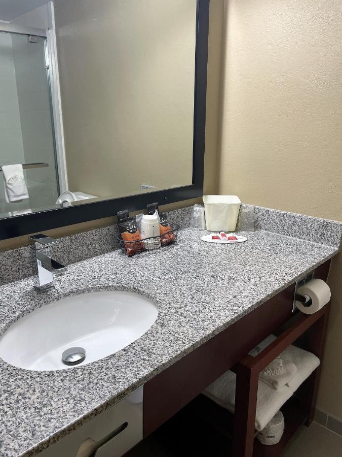 Super 8 By Wyndham Raleigh North East Ξενοδοχείο Εξωτερικό φωτογραφία