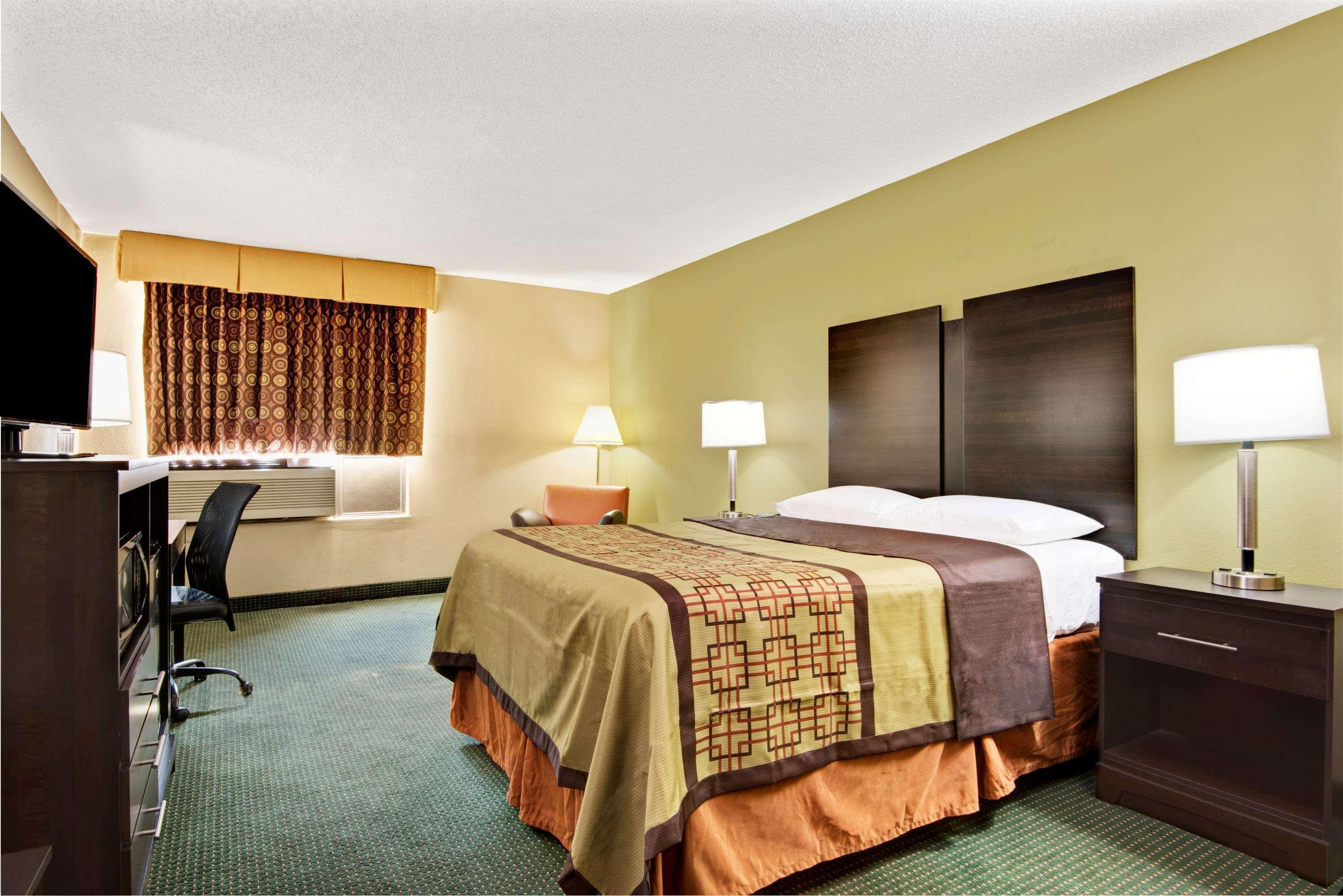 Super 8 By Wyndham Raleigh North East Ξενοδοχείο Εξωτερικό φωτογραφία