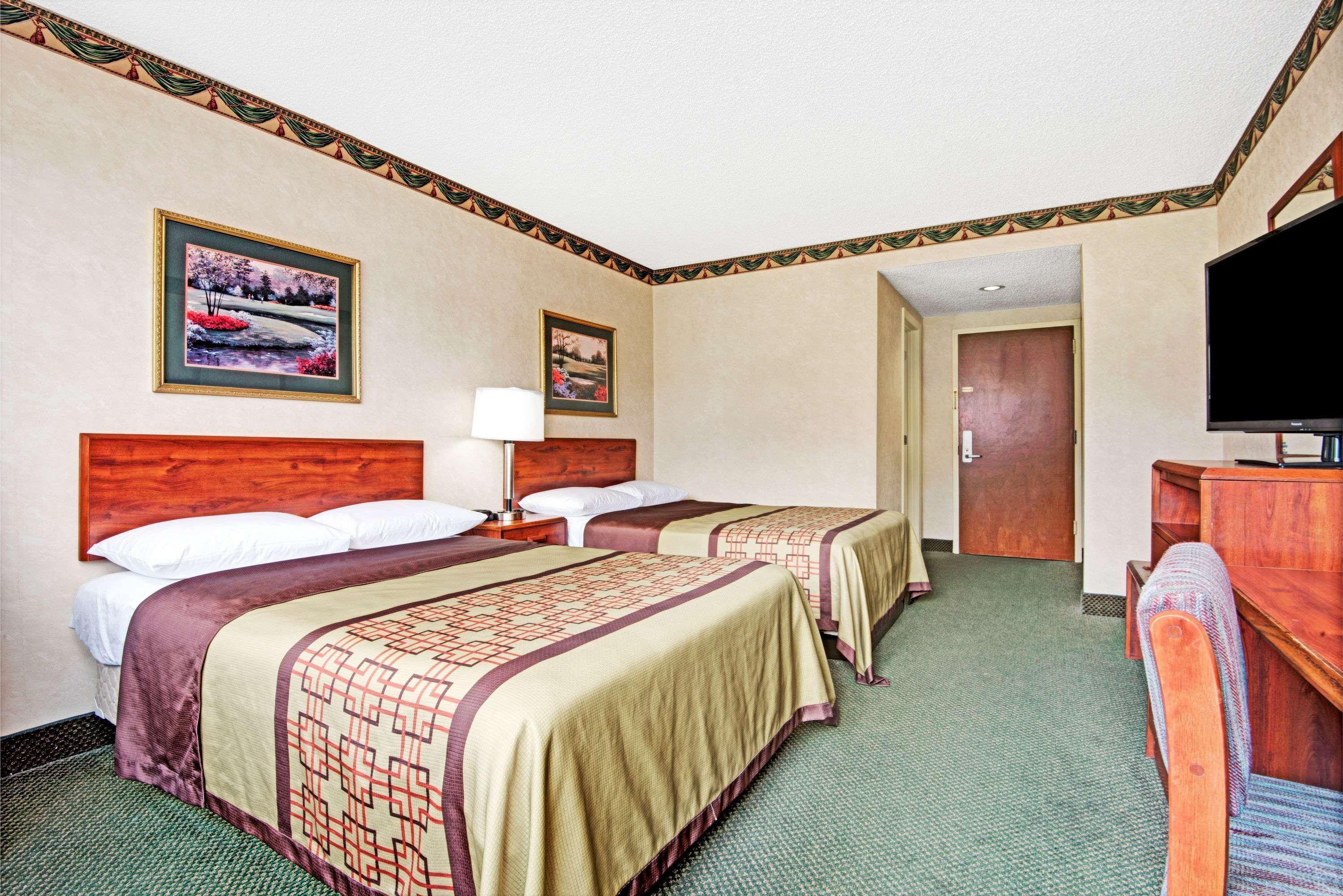 Super 8 By Wyndham Raleigh North East Ξενοδοχείο Εξωτερικό φωτογραφία