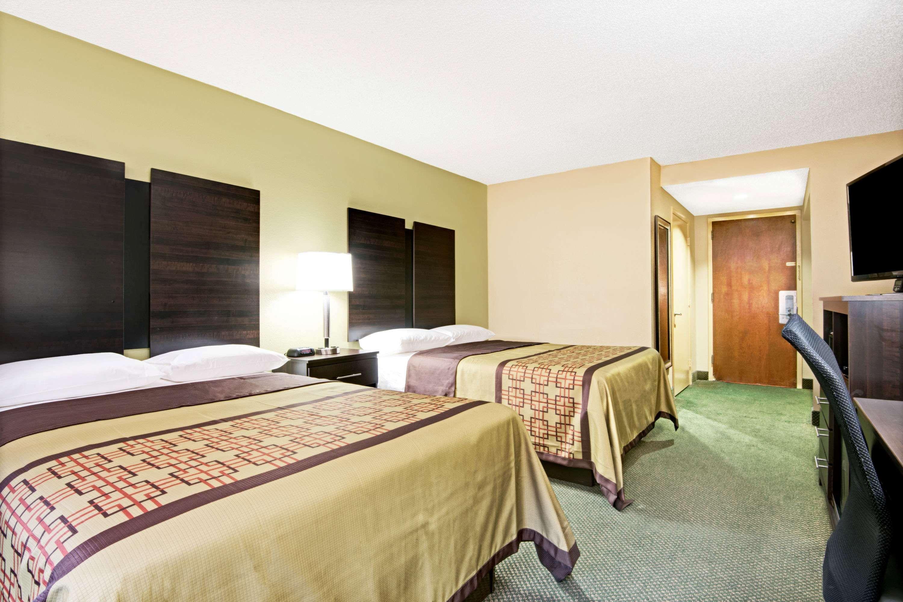 Super 8 By Wyndham Raleigh North East Ξενοδοχείο Εξωτερικό φωτογραφία