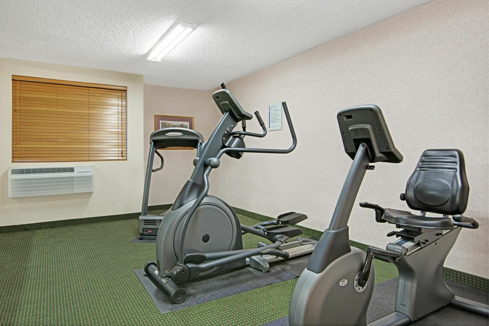 Super 8 By Wyndham Raleigh North East Ξενοδοχείο Εξωτερικό φωτογραφία